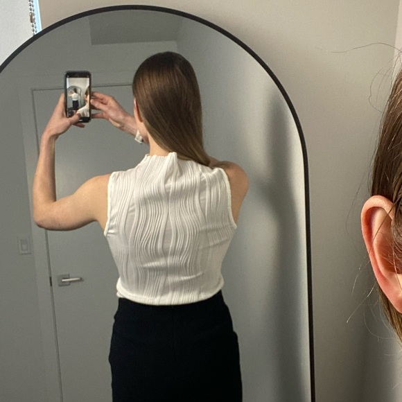 Solid Mock Neck Water Ripple Texture Tank Top - Small - White - Rihoas - Picture 3 of 8